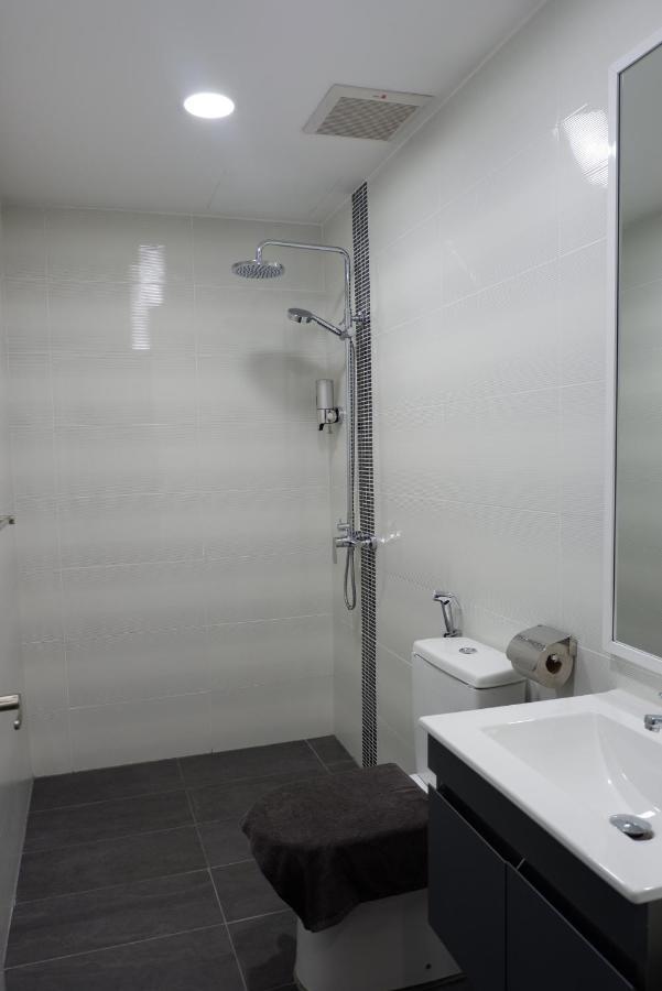 Flypod Hotel Kota Kinabalu Kültér fotó