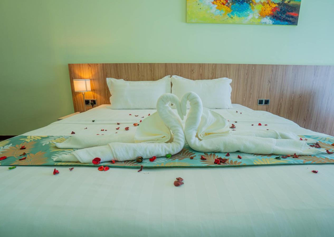 Flypod Hotel Kota Kinabalu Kültér fotó